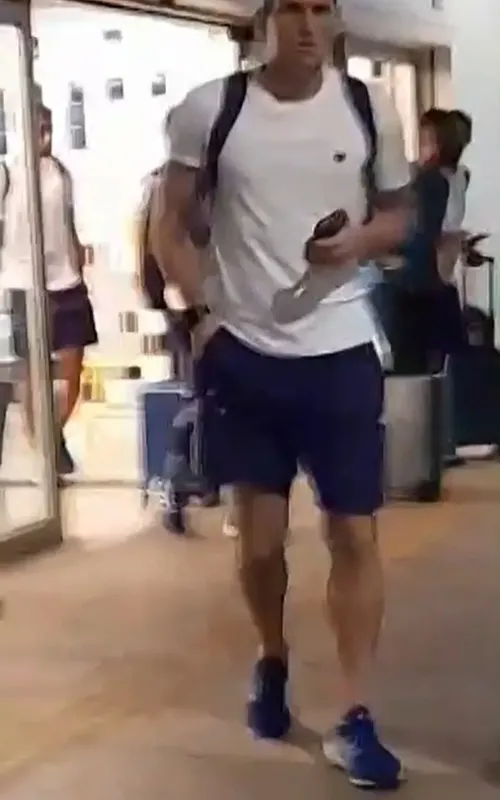 Imagem ilustrativa da imagem Após empate, Rafael Cabral discute com torcedor do Cruzeiro; vídeo