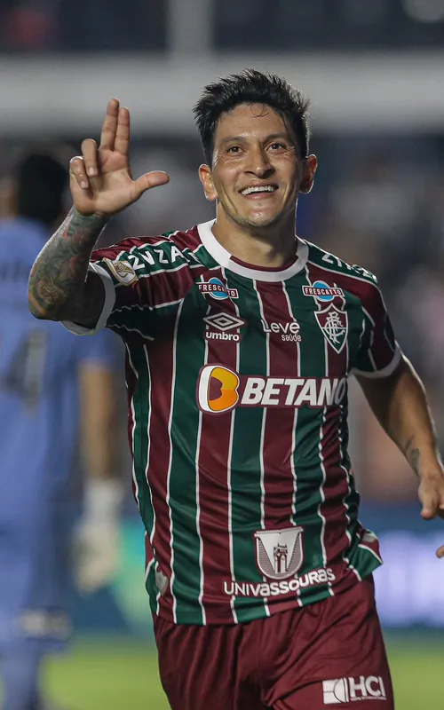 Cano marcou o terceiro gol do Flu no jogo