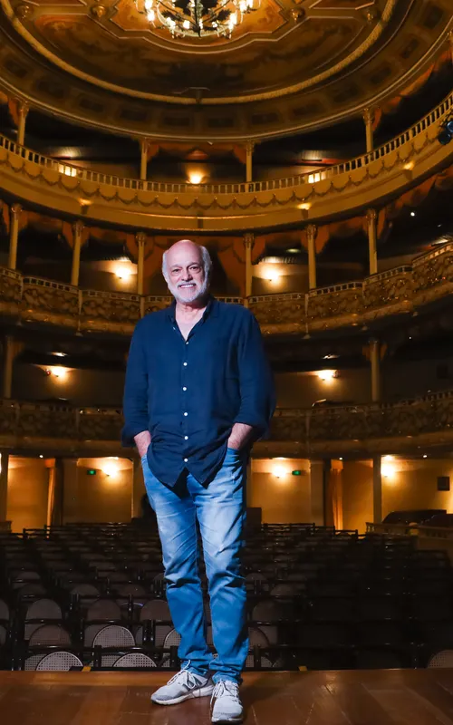 "É um grande privilégio retornar e me apresentar pela primeira vez no Teatro Municipal", afirmou