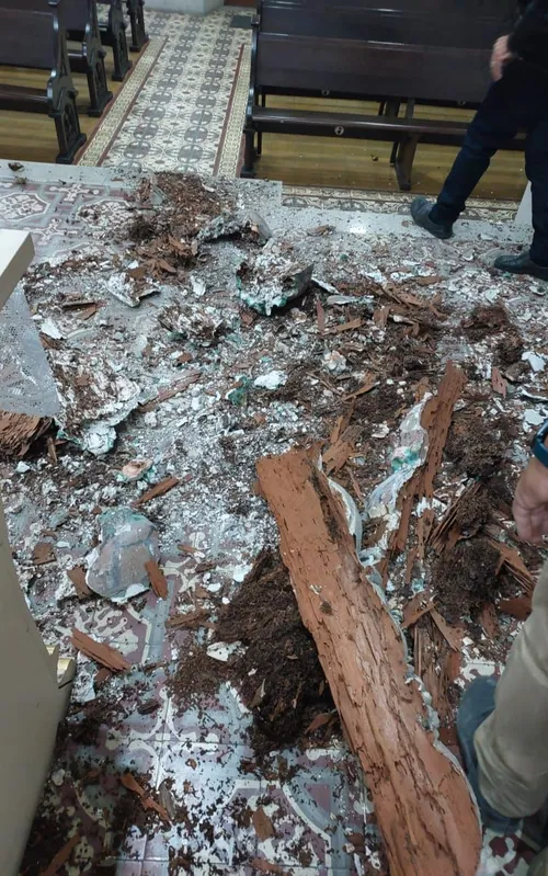 Um barulho foi ouvido por funcionária da igreja antes da queda