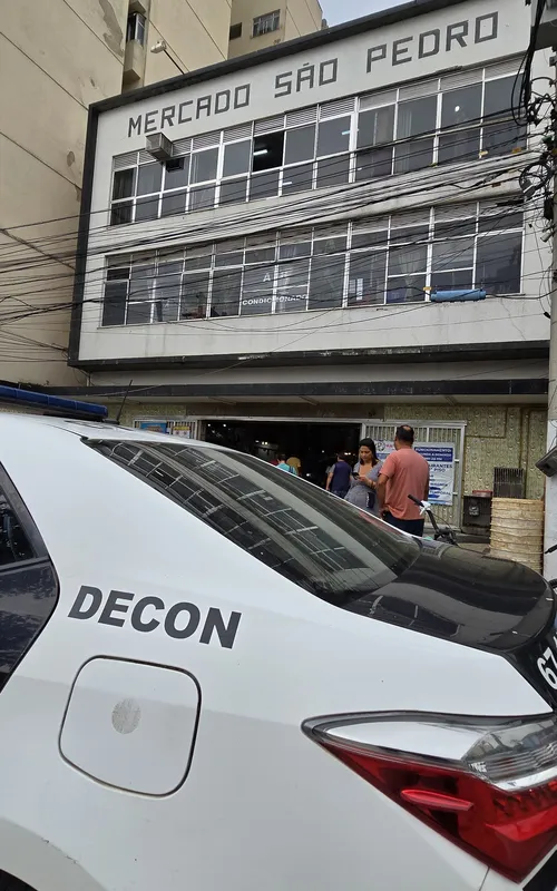 Polícia Civil fez operação no Mercado de Peixe de Niterói