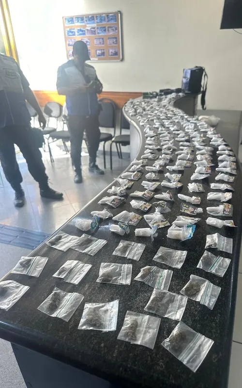 Drogas foram apreendida junto com suspeitos