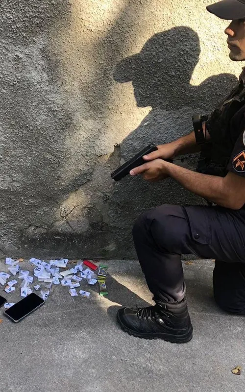 Policiais encontraram drogas escondidas