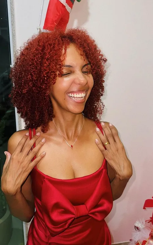 Imagem ilustrativa da imagem Ex-global, amiga de Anitta leva tiro ao sair da Sapucaí