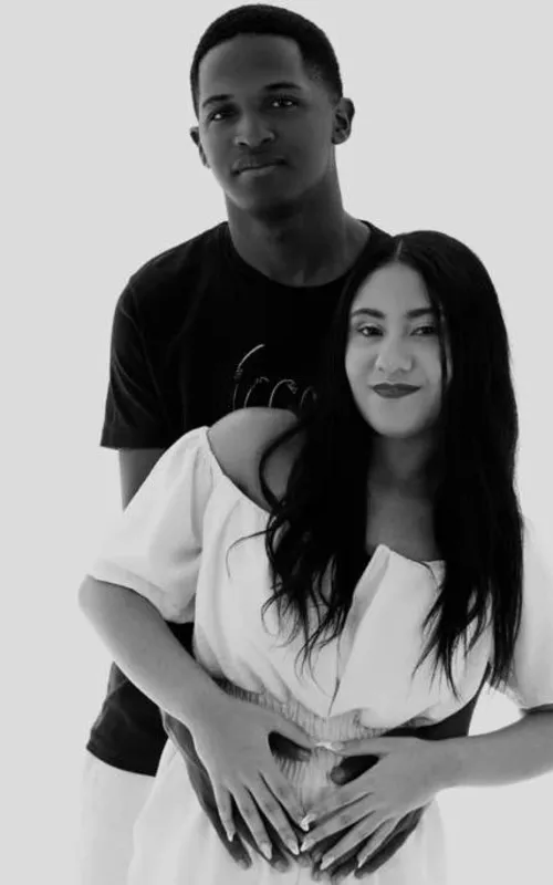 Nas redes sociais, Sara e o pai das crianças Rennan Smith confirmaram a perda dos bebês