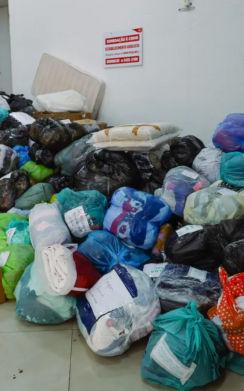 A campanha de doações da rede Eskimó está localizada na Avenida Feliciano Sodré, número 538, no Centro