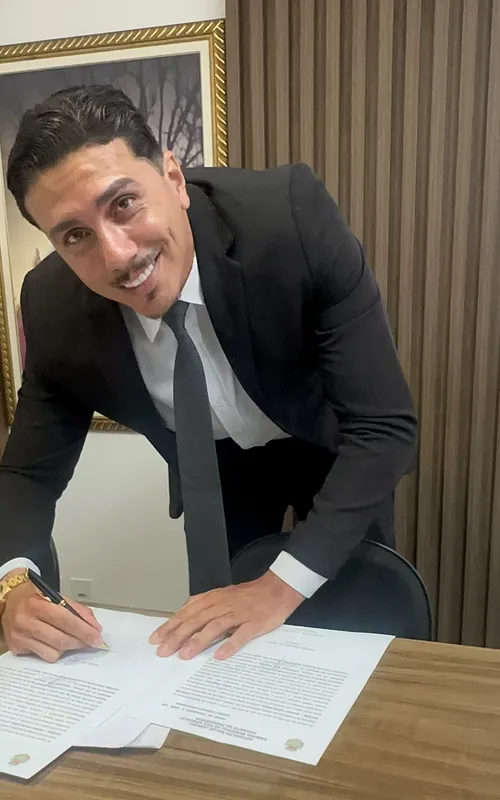Jhonny Oliver foi empossado na última quarta-feira (6)