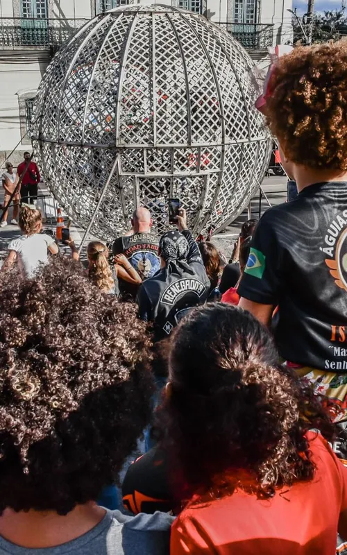 Centenas de pessoas compareceram ao evento