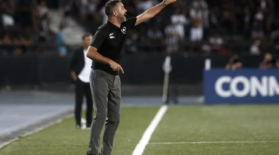 Artur Jorge chegou a terceira vitória seguida no comando do Botafogo