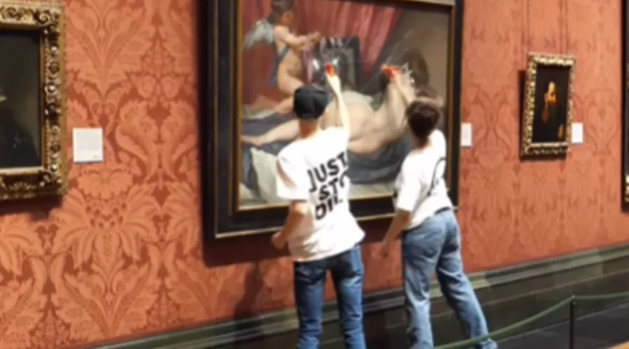Arte atacada foi a "Vênus ao Espelho", de Diego Velázquez