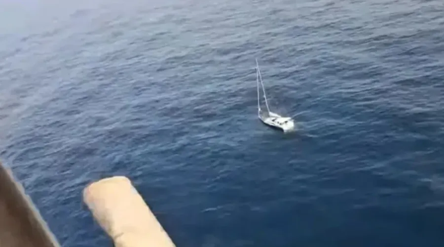 Cinco pessoas foram resgatadas e levadas para o Porto de Cartagena