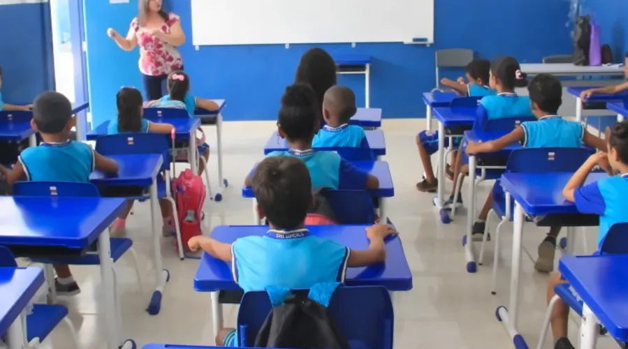 Vagas são para atuar nas escolas municipais de São Gonçalo
