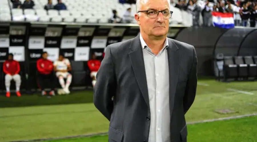 Treinador encerrou vínculo com o São Paulo e assume a Seleção Brasileira