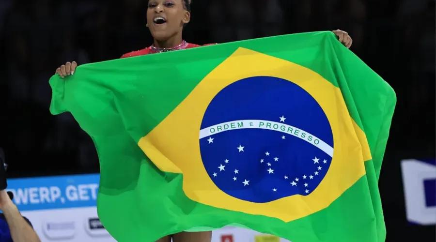 Rebeca Andrade é campeã do salto no Mundial de Ginástica Artística