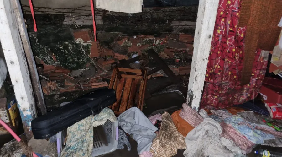 Família enfrentou a dolorosa realidade de uma casa destruída