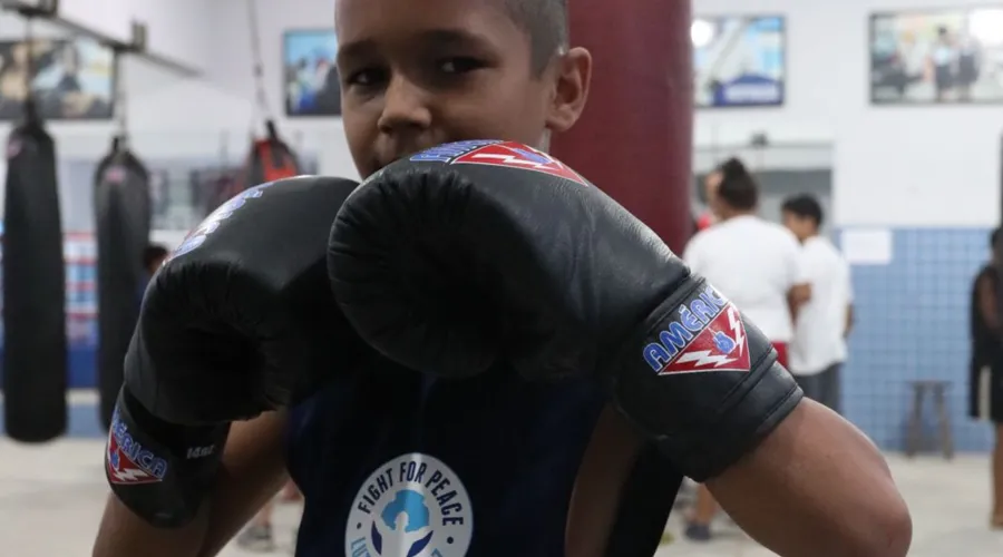 Jovens de comunidades carentes do Rio vão participar de competição de lutas