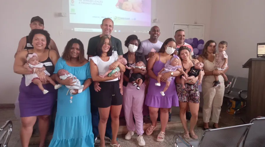 Pais de bebês prematuros que ficaram na UTI neonatal do HEAL e já estão em casa