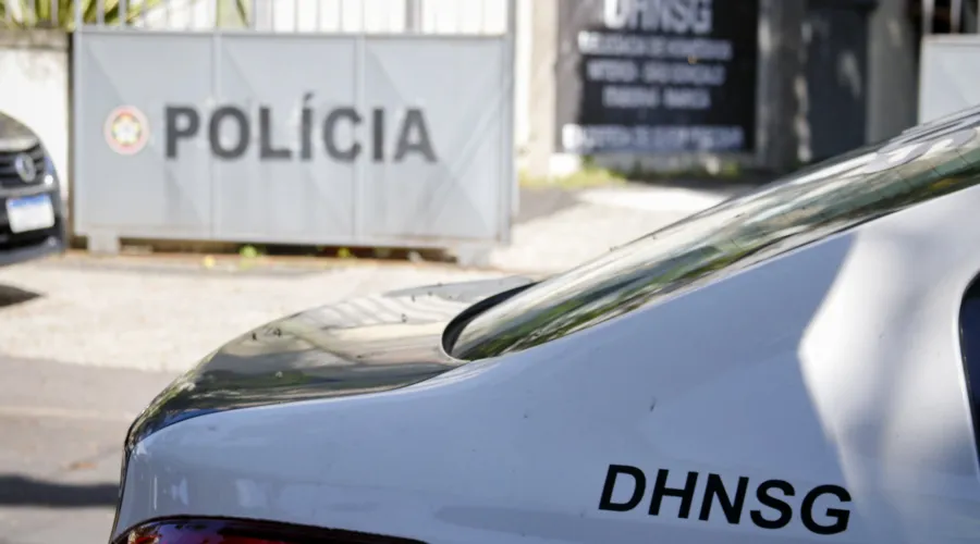A Delegacia de Homicídios de Niterói, Itaboraí e São Gonçalo (DHNSG) foi acionada e irá investigar o caso