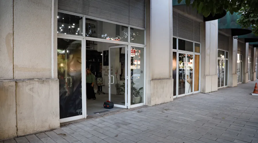 Criminoso tentou invadir loja no Centro de Niterói, nesta segunda-feira