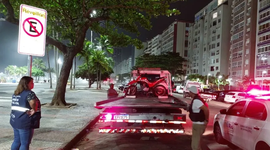 A Secretaria de Ordem Pública (SEOP) e a Guarda Municipal (GM-RIO) removeram 220 veículos e multaram mais de 350