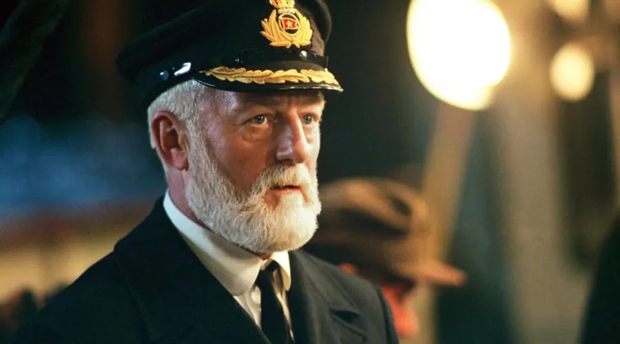 Ator ganhou destaque ao interpretar o capitão Edward Smith em ''Titanic''