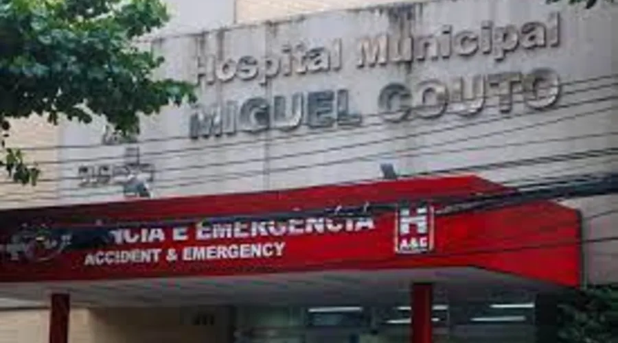 A criança estava internada no Hospital Municipal Miguel Couto em estado grave