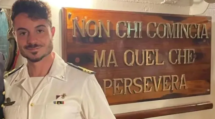 Daniele Marino, o capitão-tenente do navio Amerigo Vespucci