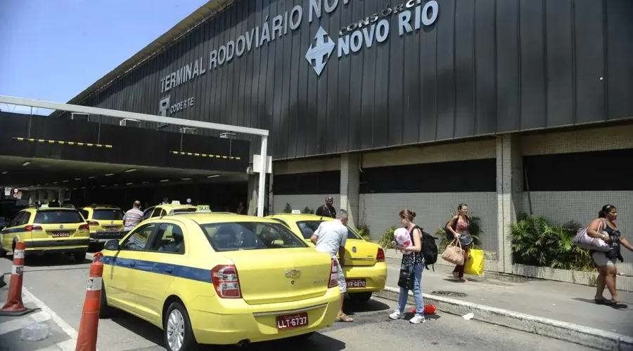 Mulher foi presa após embarcar com 30kg de maconha na Rodoviária do Rio