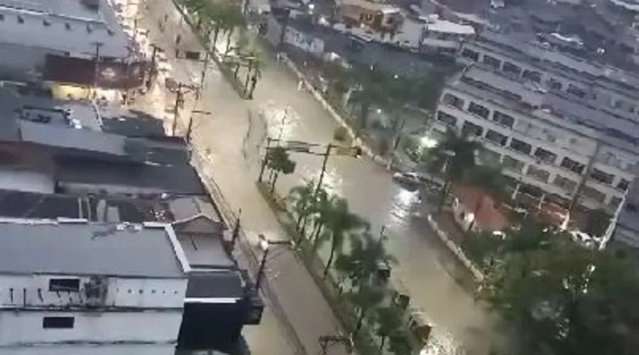 Vídeos gravados por moradores mostram os estragos causados