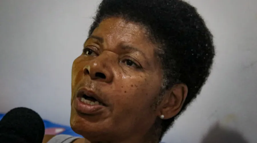 Ledina da Conceição, de 71 anos, mãe de Marcele; ela conta que recebia ameaças do suspeito