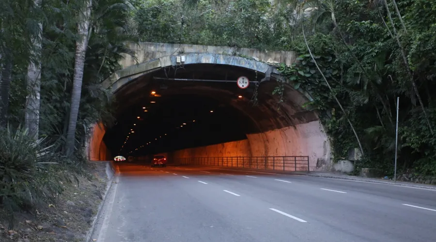 O tiroteio, próximo ao túnel Raul Veiga, assustou moradores de Icaraí