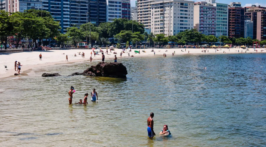 Icaraí está favorável ao mergulho, exceto à esquerda da Pedra de Itapuca, em frente à Praça Getúlio Vargas e em frente à Rua Otávio Carneiro