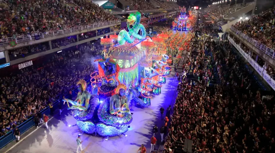 A Campeã do carnaval do Rio de 2024, Unidos do Viradouro, fará um novo desfile nesse domingo (17)