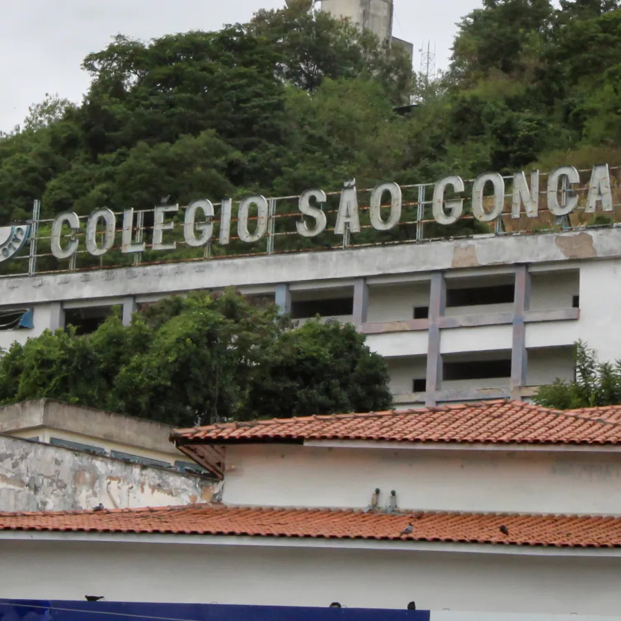 Colégio São Gonçalo está abandonado há mais de 10 anos