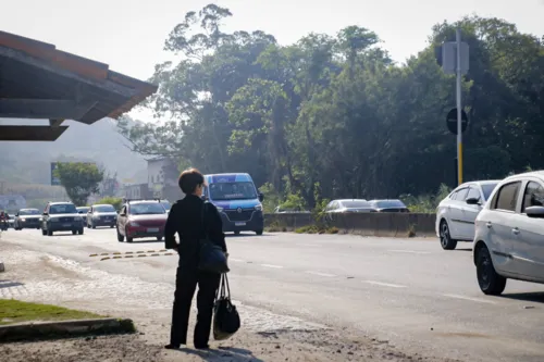 Passageiros de ônibus relatam medo constante no trecho