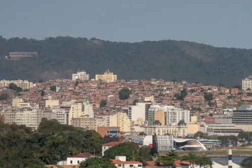 Obra fala sobre mulheres negras no Morro do Estado, em Niterói