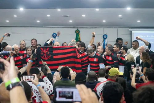 Integrantes do Flamengo comemoraram o resultado do leilão