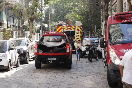 Moradores se assustaram com incêndio em apartamento