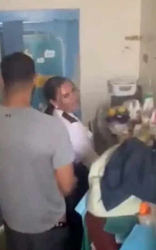 Imagens viralizaram nas redes sociais, e agente foi presa