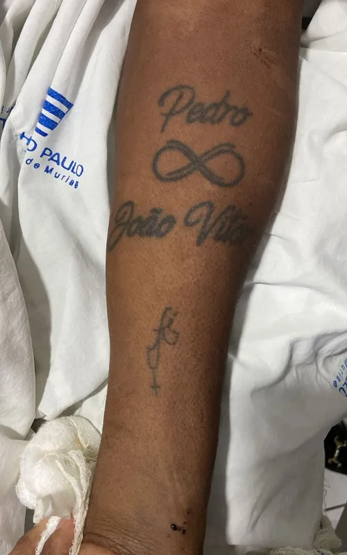 Braço de Leonardo com a tatuagem