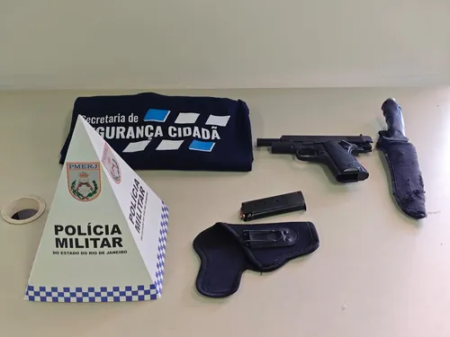 Material apreendido com o suspeito