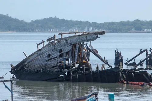 Deterioração das embarcações apresenta riscos à navegação e ao meio ambiente