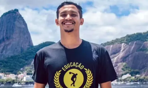 Luiz Felipe voltacva de luau na praia do Flamengo