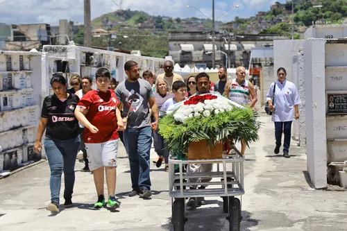 Estiveram presentes familiares e amigos