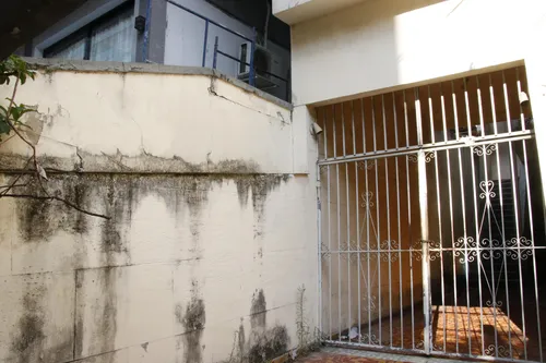 Criminoso pulou muro de casa vizinha