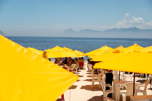 Cada quiosque deve respeitar o seu limite de módulos na faixa de areia