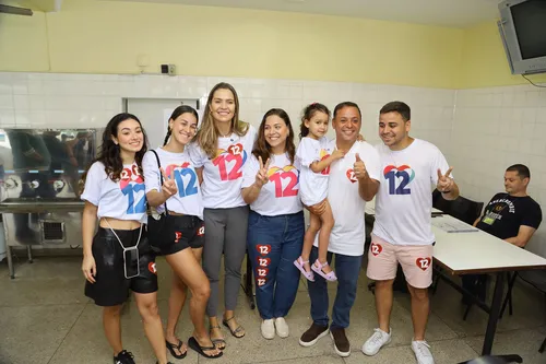 Rodrigo Neves compareceu com a família e a candidata a vice-prefeita, Isabel Swan