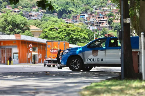 Viaturas da PM estão localizadas em pontos estratégicos