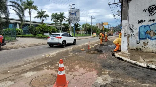 São Lourenço amanheceu com as calçadas enlameadas