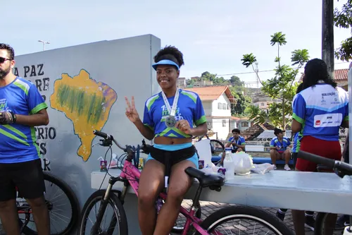 A ginasta Dhéssica Dias, de 32 anos, elogiou a nova ciclovia de São Gonçalo